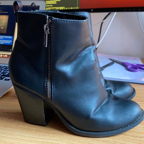 Black ankle booties | women’s size 7 - Picture 8 of 12